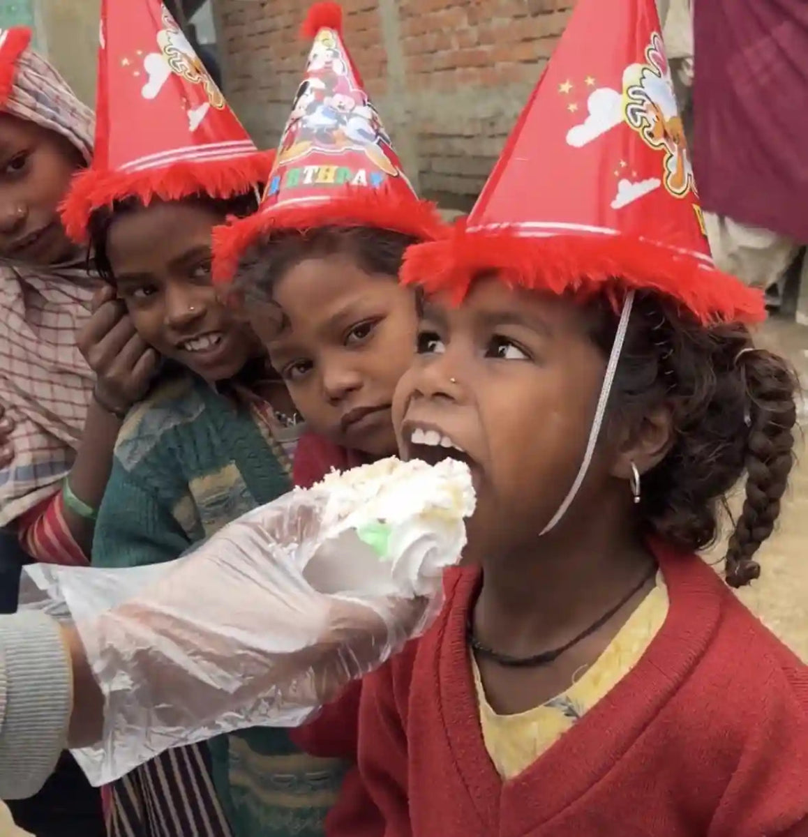 Valentine’s Day Cake Celebration for Slum Kids - Givea